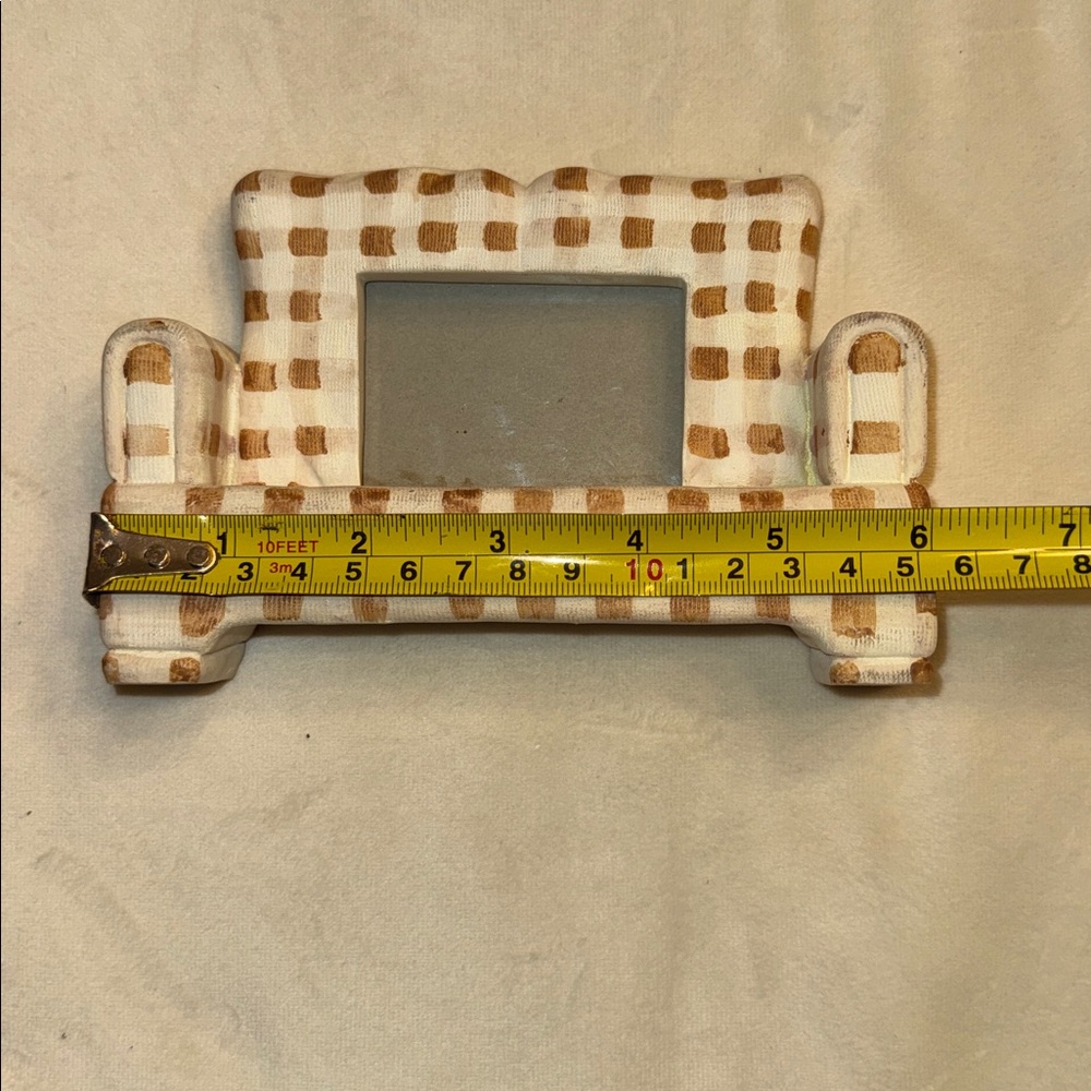 Vintage! Unique! White and Tan Checkered Mini Sofa Photo Frame - Picture 6 of 7